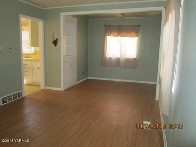 HUD 208 Elm St Grandview RTL 9-4-13 002