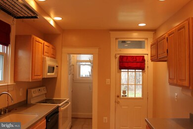 3002 Fleetwood Ave, Baltimore, MD 21214 - photo 5