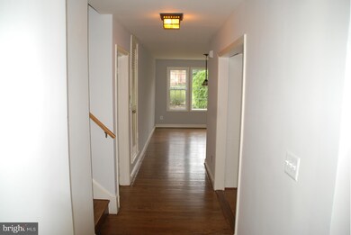 500 W Taylor Run Pkwy, Alexandria, VA 22314 - photo 4