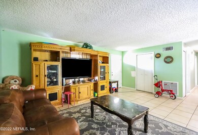 8948 Sandusky Ave S, Jacksonville, FL 32216 - photo 4
