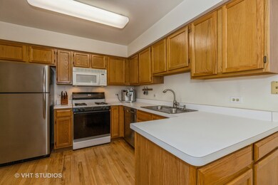 105 Welwyn St unit 14C, Lake Bluff, IL 60044 - photo 3