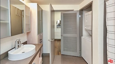 Vero Lofts unit 415, Los Angeles, CA 90017 - photo 5