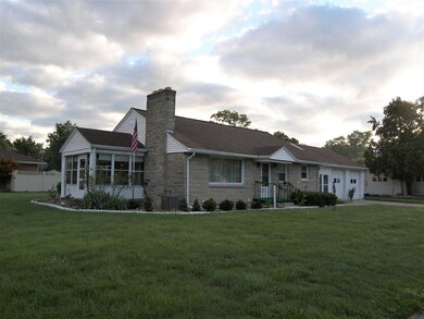 352 W Van Buren St, Nappanee, IN 46550 - photo 7