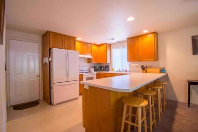 1010 Lathrop Dr, Central Point, OR 97502 - photo 6