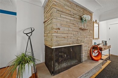 4202 30th St, Des Moines, IA 50310 - photo 6