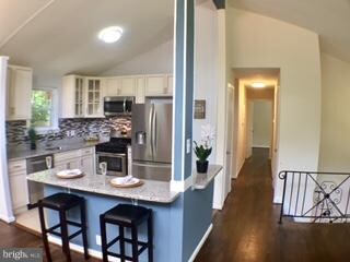 8207 Springfield Village Dr, Springfield, VA 22152 - photo 5