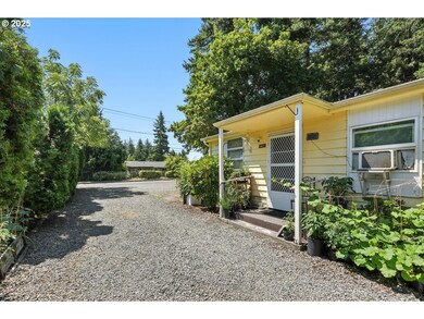 18427 SE Yamhill St unit 18429, Portland, OR 97233 - photo 2