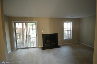 13900 Ludington Place, Centreville, VA 20121 - photo 2