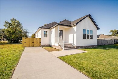 1702 Schnell Dr, Arabi, LA 70032 - photo 2