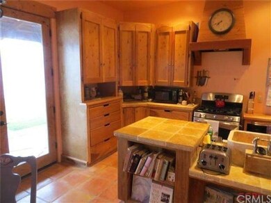Kitchen cabinetry