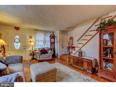 1084 W Ashland Ave, Glenolden, PA 19036 - photo 5