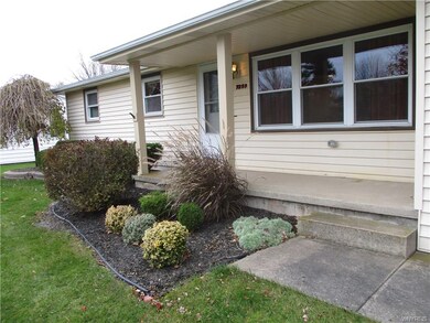 7259 Graydon Dr, North Tonawanda, NY 14120 - photo 2