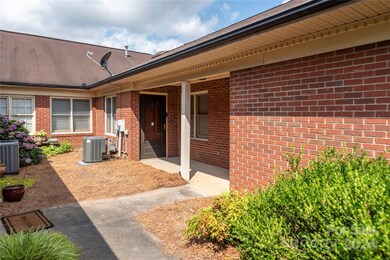 124 N Oakwood Dr unit 124, Statesville, NC 28677 - photo 4