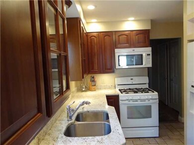 834 S Cassingham Rd, Columbus, OH 43209 - photo 6