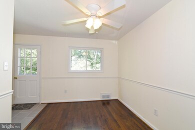 2261 Sweetbriar Dr, Alexandria, VA 22307 - photo 7