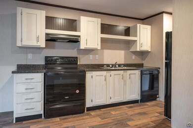 205 SE 25th St, Topeka, KS 66605 - photo 5