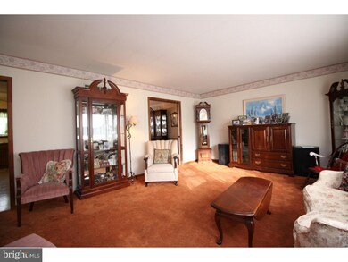 37 Windham Dr, Langhorne, PA 19047 - photo 3