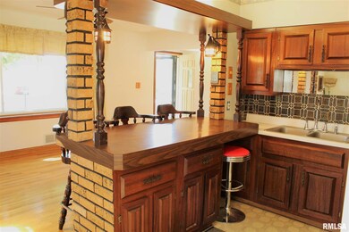 1422 W 36th St, Davenport, IA 52806 - photo 6