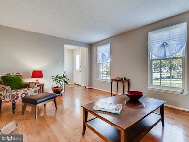 10826 Topbranch Ln, Columbia, MD 21044 - photo 3