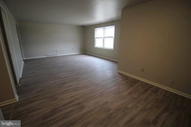101 W Main St unit 2, New Holland, PA 17557 - photo 2