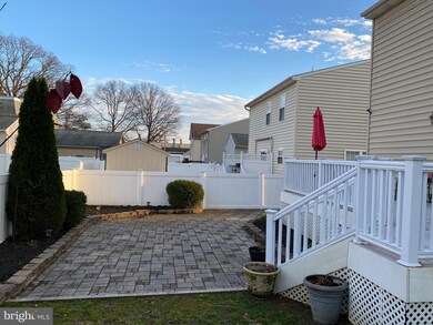 216 Sycamore Ave, Folsom, PA 19033 - photo 4