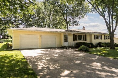 1019 Eastern Dr SE, Cedar Rapids, IA 52403 - photo 3