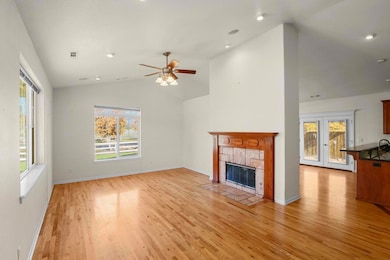 6400 Rogue River Dr, Shady Cove, OR 97539 - photo 6