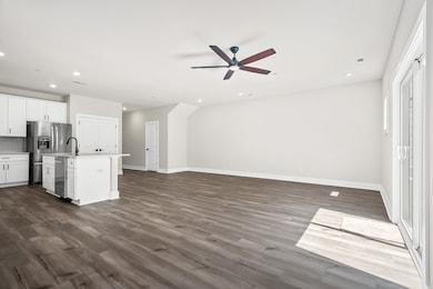 4005 Norman Dr, Spring Hill, TN 37174 - photo 2