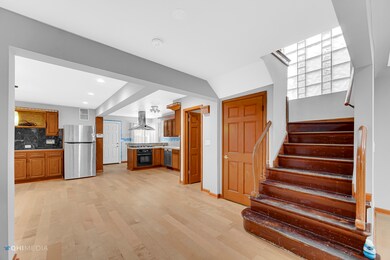 6250 N Richmond St, Chicago, IL 60659 - photo 5