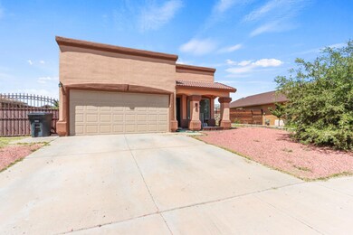 820 Desert Cactus Dr, Horizon City, TX 79928 - photo 2
