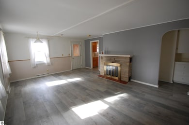 137 Fremont St, West Branch, MI 48661 - photo 4