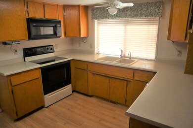 1100 Jeffery (33)