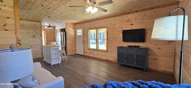 910 Barnett Bridge Rd, Lancing, TN 37770 - photo 4