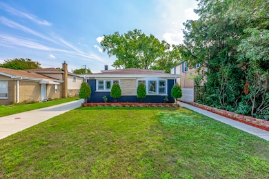 8461 Gross Point Rd, Skokie, IL 60077 - photo 2