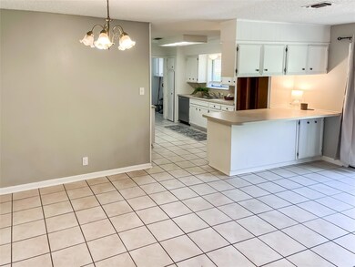 1631 W Acheson St, Denison, TX 75020 - photo 2