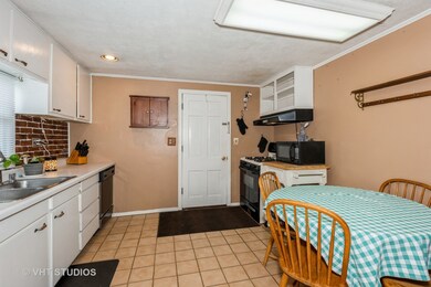 108 Siesta Ct, Carpentersville, IL 60110 - photo 4