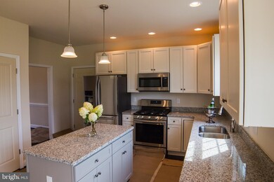 102 Monticello Dr, Colonial Beach, VA 22443 - photo 4