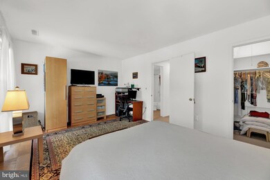 120 Cross Keys Rd unit R120E, Baltimore, MD 21210 - photo 7