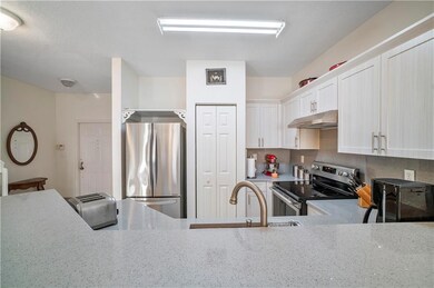 6481 Catalina Ln, Tamarac, FL 33321 - photo 7