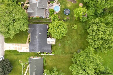 417 N Kingsway Dr, Aurora, IL 60506 - photo 3