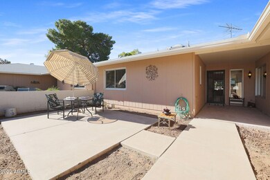 9889 W Spanish Moss Ct, Sun City, AZ 85373 - photo 4