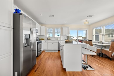 125 Ocean Ave, Bay Shore, NY 11706 - photo 6