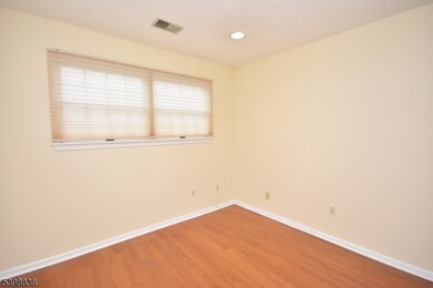 26 Smithfield Ct, Basking Ridge, NJ 07920 - photo 4