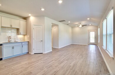 865 Farmhouse Trail, New Braunfels, TX 78130 - photo 6