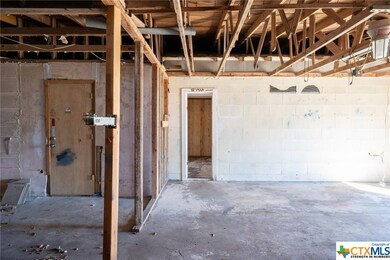 221 Hungry Hill Rd, Eddy, TX 76524 - photo 4