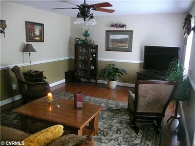 Den/Family/Great Room - Spacious room for entertai