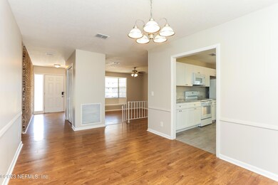 020-photo-dining-room-12045593