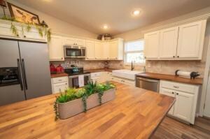 6440 Mindy Ln-7