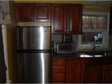 202 Shawmut St, Springfield, MA 01108 - photo 6