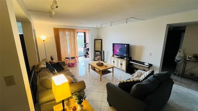 3650 Inverrary Dr unit 3T, Lauderhill, FL 33319 - photo 2